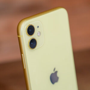 Apple iPhone 11 64GB – Yellow – Unlocked – 100% Battery – Good Condition - Image 3